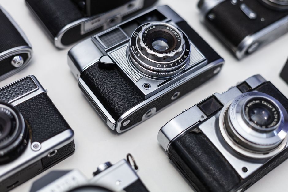 How Do I Identify an Old Camera and Estimate Its Resale Value?